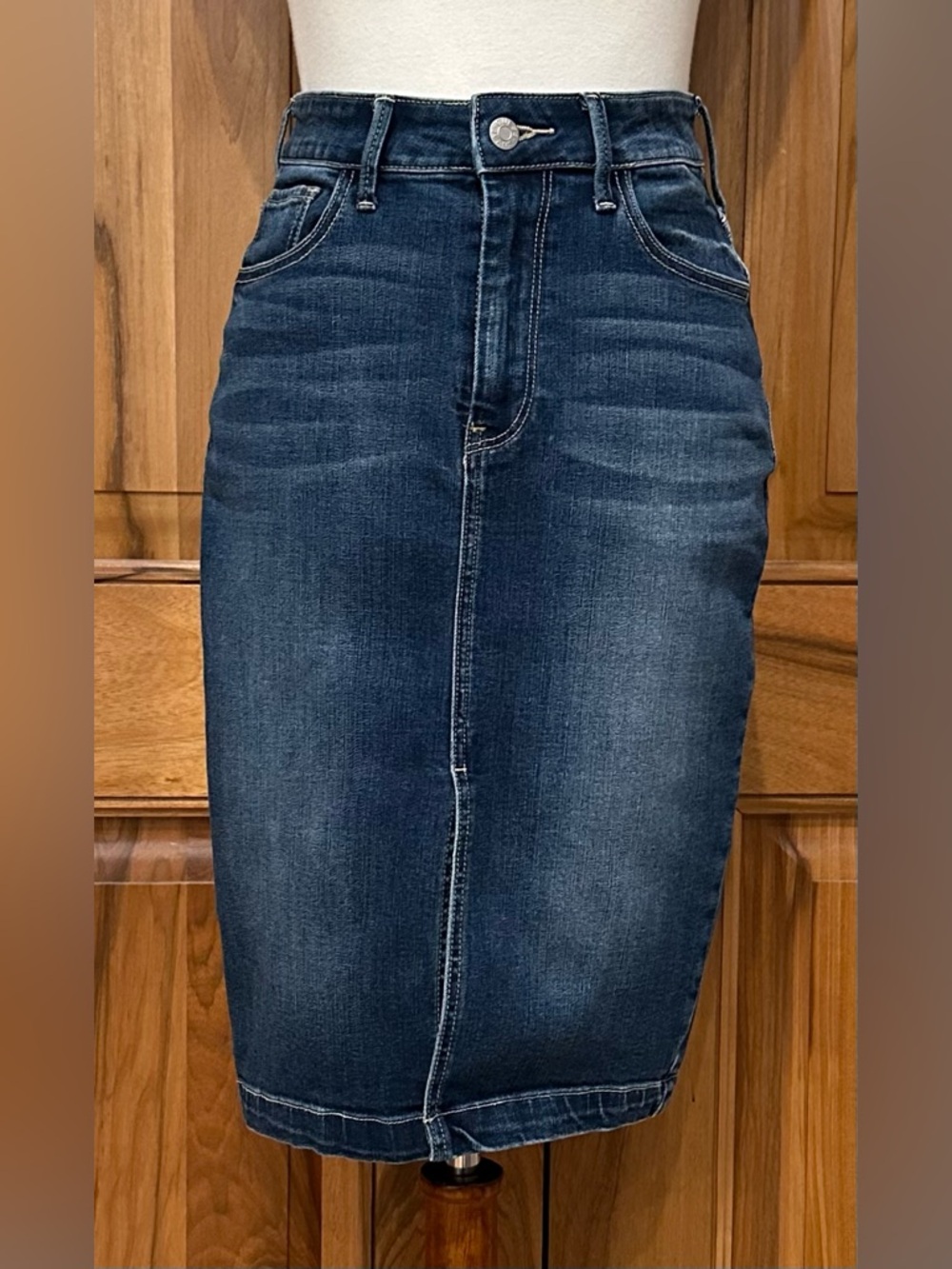 Guess LA Denim Pencil Skirt, EUC, 26